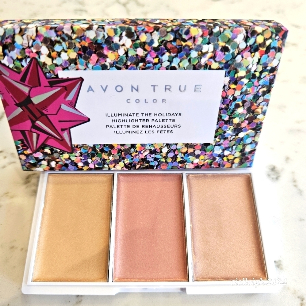 Avon True Color Illuminate The Holidays Highlighter Palette